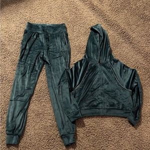 VS On Point Track Suit Size S | NWT